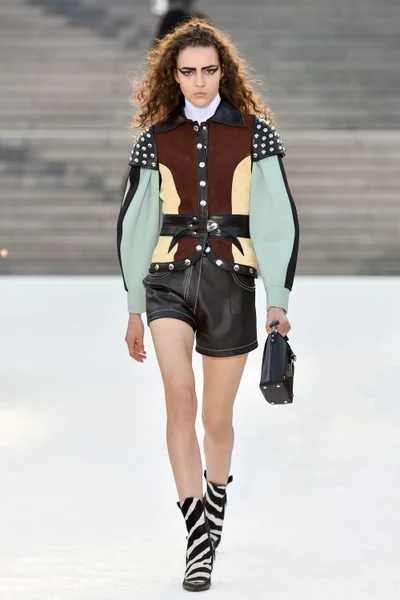 Look 13